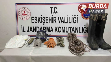 Eskişehir'de Kaçak Kazı Yapan 8 Şüpheli Suçüstü Yakalandı
