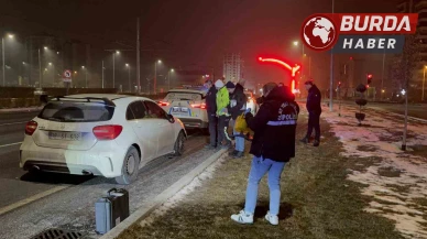 Alkollü ve Ehliyetsiz Sürücü Polise Çarptı, Olay Yerinde Yakalandı