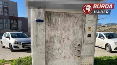 İzmir'de Silahlı Soygun: Banka Aracı Soyuldu, Şüpheliler Kaçtı