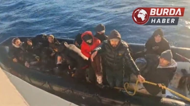 Sahil Güvenlik Ekipleri İzmir Açıklarında 28 Düzensiz Göçmen Yakaladı