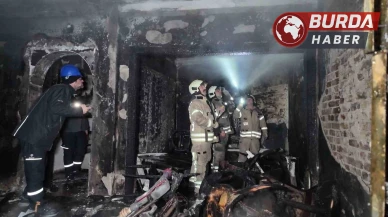 Kadıköy'de 4 Katlı Binada Çıkan Yangında 1'i Ağır 8 Kişi Yaralandı