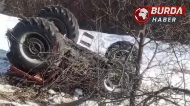 Artvin'de Traktör Devrildi, Köy Muhtarı Hayatını Kaybetti