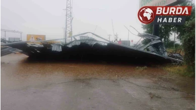 Aydın’da sağanak ve fırtına etkili oldu: Çatılar uçtu