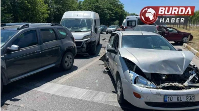 Balıkesir’de 6 araç zincirleme kaza yaptı; 2 kişi yaralandı