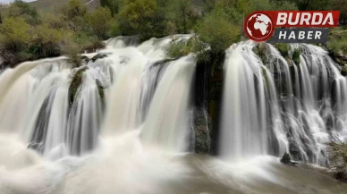 Muradiye Şelalesi ziyaretçi akınına uğradı