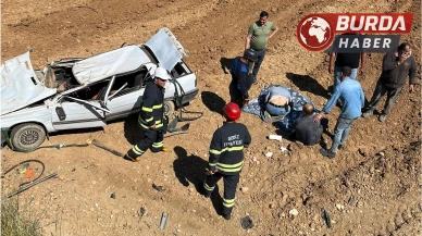 Gediz’de otomobil tarlaya uçtu, 2 kişi yaralandı