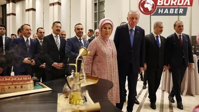 Emine Erdoğan, "Anadoludakiler" Sergisi'ni Ziyaret Etti.