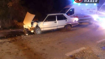 Otomobillerin Kafa Kafaya Çarpışması Sonucu 4 Çocuk Yaralandı.