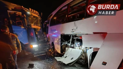 Bozüyük’te kazada yolcu otobüsü ile tır çarpıştı: 20 kişi yaralandı
