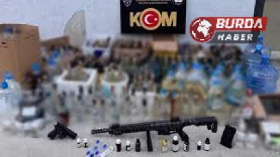 Çanakkale’de Kaçakçılık Operasyonunda Alkol ve Silahlar Ele Geçirildi