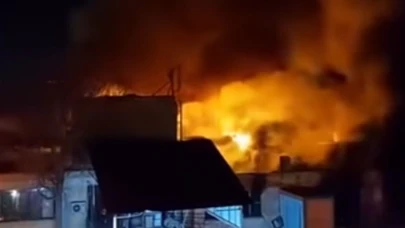 Denizli'deki Fabrika Yangınında 6 İş Yeri Zarar Gördü