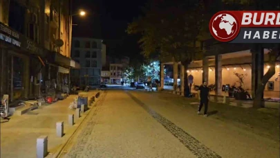 Manisa'nın Sındırgı İlçesi Peş Peşe Meydana Gelen Depremlerle Sarsıldı