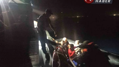 Kuşadası Açıklarında 2'si Çocuk 25 Düzensiz Göçmen Yakalandı