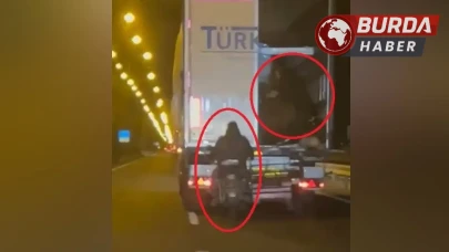 Trafikte Seyir Halindeki Kamyonetten Koyun Çalan Hırsızlar Yakalandı