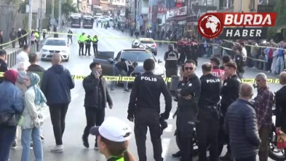 İzmir Konak'ta Motosikletli Saldırganlar Tarafından Araça Ateş Açıldı