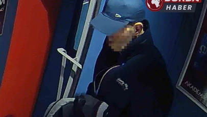 Avcılar'da Hırsızın Cesareti Güvenlik Kamerasına Yansıdı