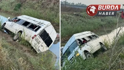 Adana'da Minibüs Sulama Kanalına Devrildi: 18 Yaralı
