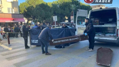 İzmir'de Çöp Kamyonu Yaya Geçidinde Kadını Ezdi