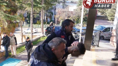 18 Yaşındaki Genç 15 Gün Arayla 1 Kişiyi Bıçakladı ve 1 Kişiyi Öldürdü