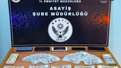 Isparta'da Vatandaşları Dolandıran Sahte Polis Çetesi Yakalandı