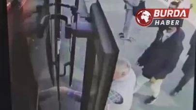 İstanbul Büyükçekmece’de İETT Otobüsünde Yankesicilik Kameralarda