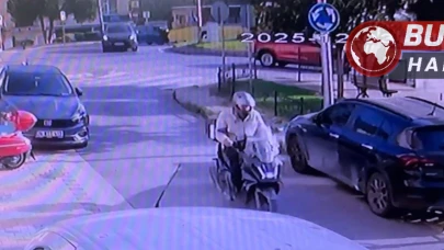 Üsküdar'da İETT Otobüsü, Börekçi Dükkanına Dalıp 4 Kişiyi Yaraladı