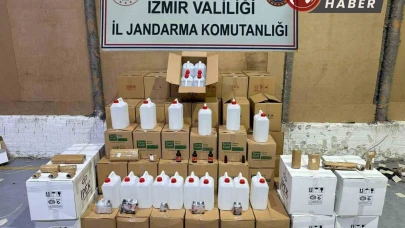 İzmir'de Kaçak Alkol Operasyonu: 2 Bin Litre Etil Alkol Ele Geçirildi
