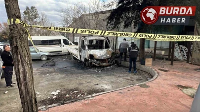 Manisa'da Evsiz Adam Araçta Yanarak Hayatını Kaybetti
