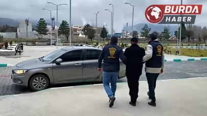 Kütahya'da Umre Organizasyonu Dolandırıcılığı Şüphelisi Tutuklandı