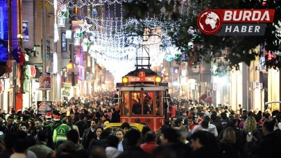 İstanbul'da Yılbaşı Tedbirleri Alındı: 50 Bin Personel Görev Alacak