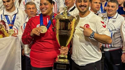 Dünya Boks Birliği Şampiyonası’nda Havvanur Kethüda, Dünya şampiyonu!