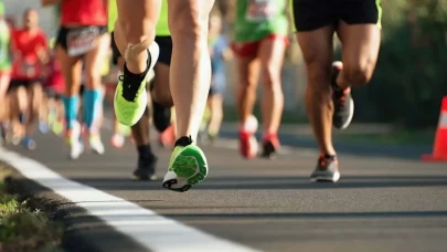 Kazakistan’da düzenlenen maratonda 2 atlet hayatını kaybetti.