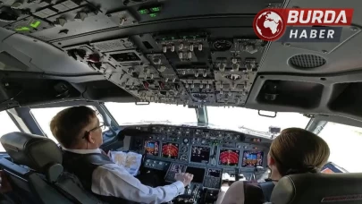 Kral Vajiralongkorn, ilk yurt dışı ziyaretinde uçağı kendisi kullandı.