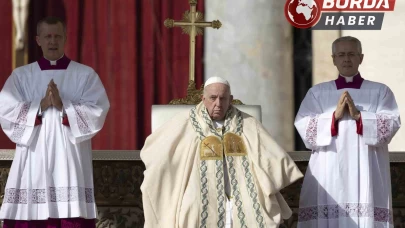 Papa Francis, uzun zaman sonra Vatikan dışına gömülen ilk Papa olacak.