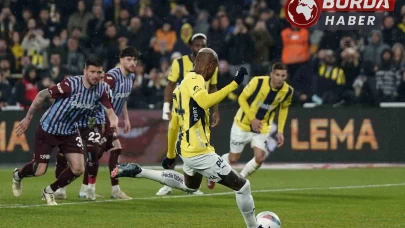 Fenerbahçe, sahasında karşılaştığı Trabzonspor’u 4-1 mağlup etti.