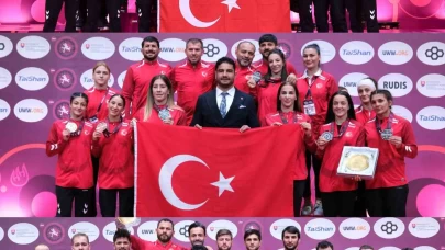 Milli güreşçiler, Avrupa Şampiyonası’nı 14 madalya ile tamamladı.