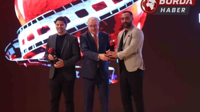 2. Turan Film Festivali’nde ödüller sahiplerine teslim edildi.