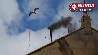 Bugün de Sistina Şapeli’nden siyah duman yükseldi.