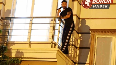 Aksaray'da oyuncak tabancayla polisi alarma geçirdi.