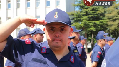 52 özel gereksinimli genç ettikleri yeminle bir günlüğüne asker oldu.
