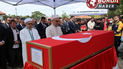 Şehit Uzman Çavuş Önder Özen Afyonkarahisar'da toprağa verildi.