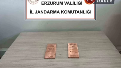 Jandarma ekipleri Erzurum’da 2 kilo sahte külçe altın ele geçirdi.