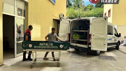 Gazipaşa’da 2 çocuk babası depoda iple asılı halde ölü bulundu.