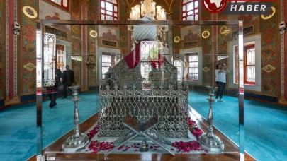 Fatih Sultan Mehmet, fethin 572’inci yıldönümünde kabri başında anıldı