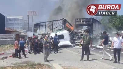 Sakarya’da korkunç kaza: İki tır çarpıştı, yangın çıktı.