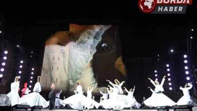 Roma’daki tarihi Kolezyum’da ilk kez sema töreni düzenlendi.