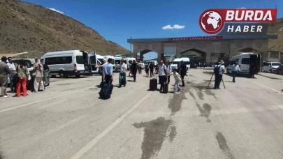 Umman, İran’daki vatandaşlarını tahliye etmeye başladı.
