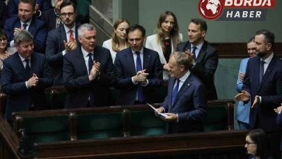 Polonya’da Donald Tusk hükümeti güvenoyu aldı