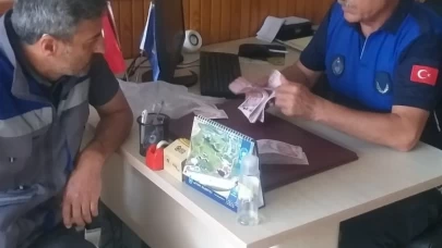 ATM’de bulunan 40 bin lira sahibine teslim edildi.