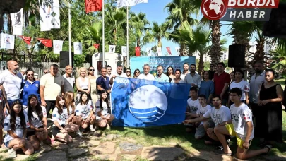 Antalya Muratpaşa’nın mavi bayrakları plajlara çekildi.